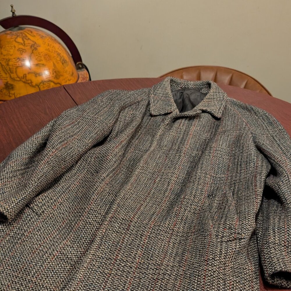 Vintage Grey Pattern Overcoat – Size Medium–  Wool Blend